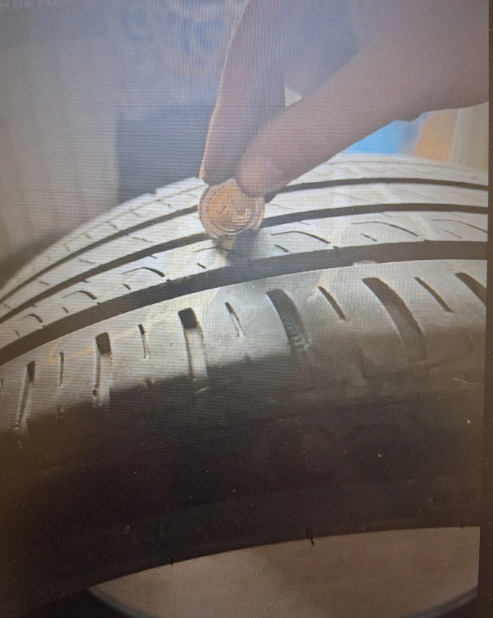 Гуми Летни 225/40R19, снимка 2 - Гуми и джанти - 54444709