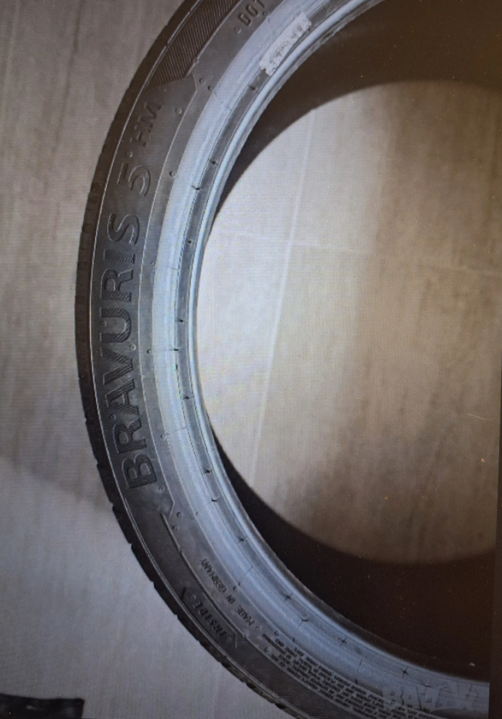 Гуми Летни 225/40R19, снимка 3 - Гуми и джанти - 54444709