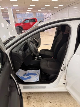 Dacia Sandero ФАБРИЧНА ГАЗ * НИСКИ* ДОКАЗАНИ КИЛОМЕТРИ* ПРОВЕРЕН, снимка 12