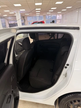 Dacia Sandero ФАБРИЧНА ГАЗ * НИСКИ* ДОКАЗАНИ КИЛОМЕТРИ* ПРОВЕРЕН, снимка 10