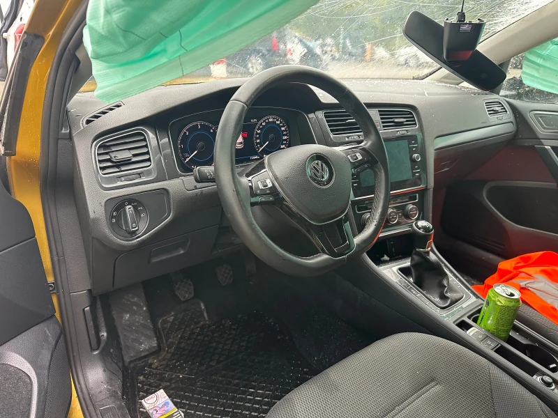 VW Golf 1.6 TDI, снимка 6 - Автомобили и джипове - 36378036