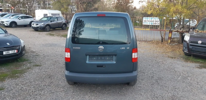 VW Caddy 1.6-102 кс, 7 места, бензин, снимка 6 - Автомобили и джипове - 47655009