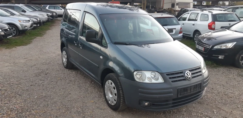 VW Caddy 1.6-102 кс, 7 места, бензин, снимка 3 - Автомобили и джипове - 47655009