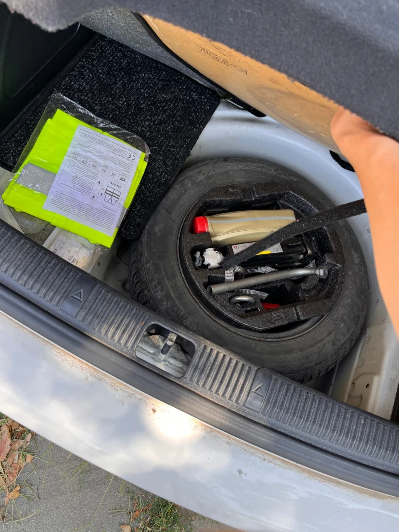 Skoda Fabia, снимка 9 - Автомобили и джипове - 52777536