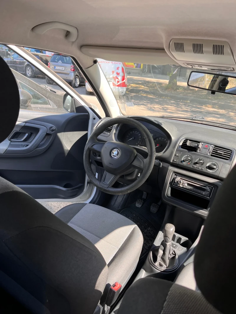 Skoda Fabia, снимка 5 - Автомобили и джипове - 52777536