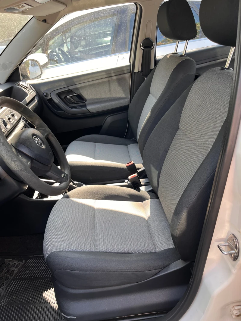 Skoda Fabia, снимка 4 - Автомобили и джипове - 52777536