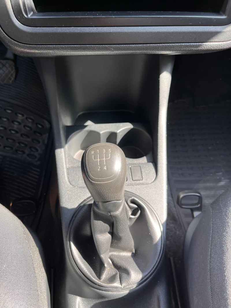 Skoda Fabia, снимка 11 - Автомобили и джипове - 52777536