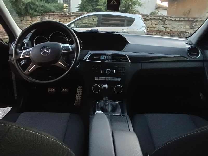 Mercedes-Benz 220, снимка 13 - Автомобили и джипове - 52433192