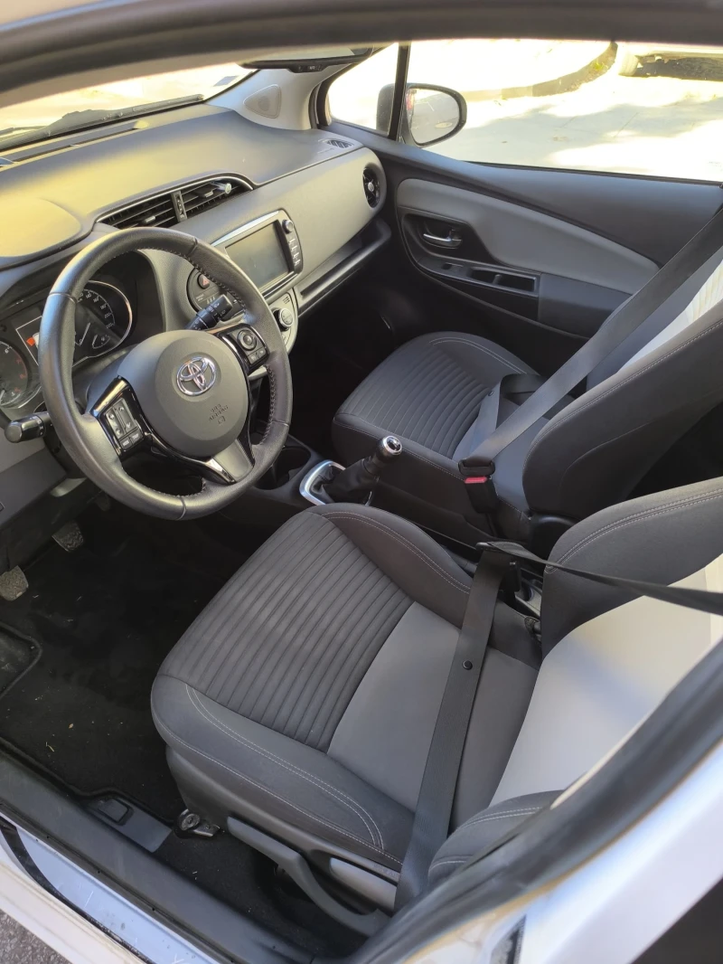 Toyota Yaris, снимка 12 - Автомобили и джипове - 53108559