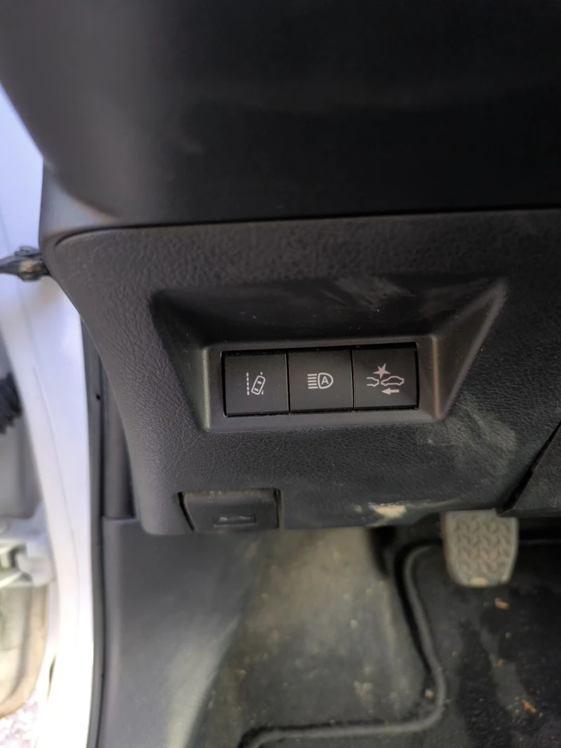 Toyota Yaris, снимка 9 - Автомобили и джипове - 53108559