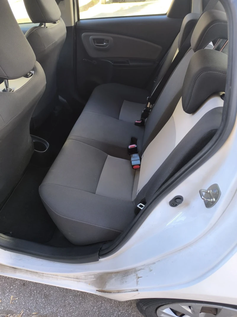 Toyota Yaris, снимка 13 - Автомобили и джипове - 53108559