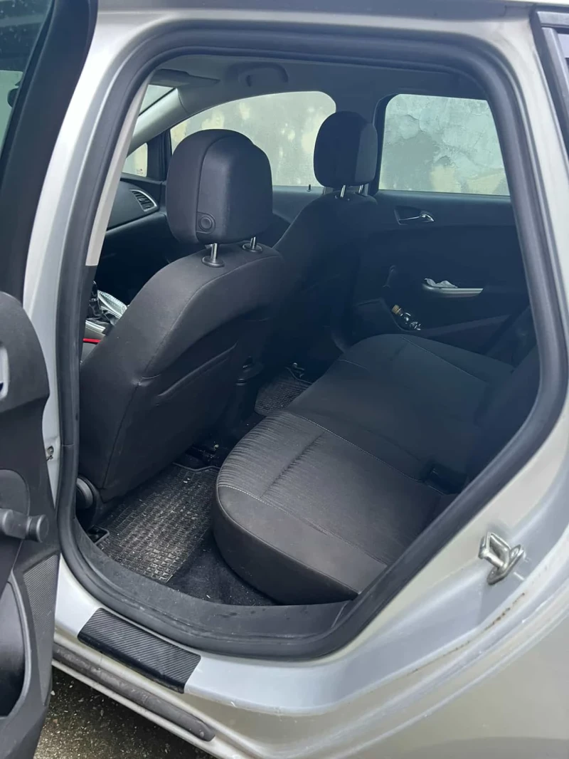 Opel Astra Opel Astra J 1.4 Turbo 140 hp, снимка 6 - Автомобили и джипове - 53384984