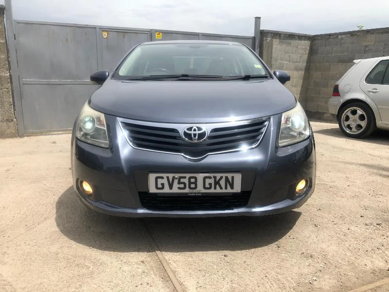 Toyota Avensis 2.2 д4д кожа нваигация , снимка 1 - Автомобили и джипове - 45090105