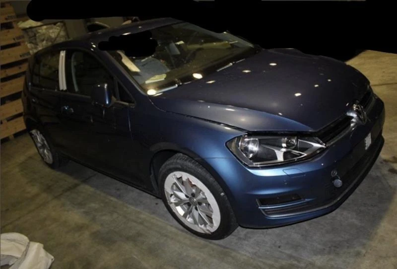 VW Golf 1.6 TDI, снимка 2 - Автомобили и джипове - 36378036