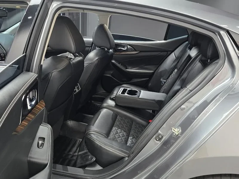 Nissan Maxima Platinum 3.5 Бензин, снимка 10 - Автомобили и джипове - 55627094