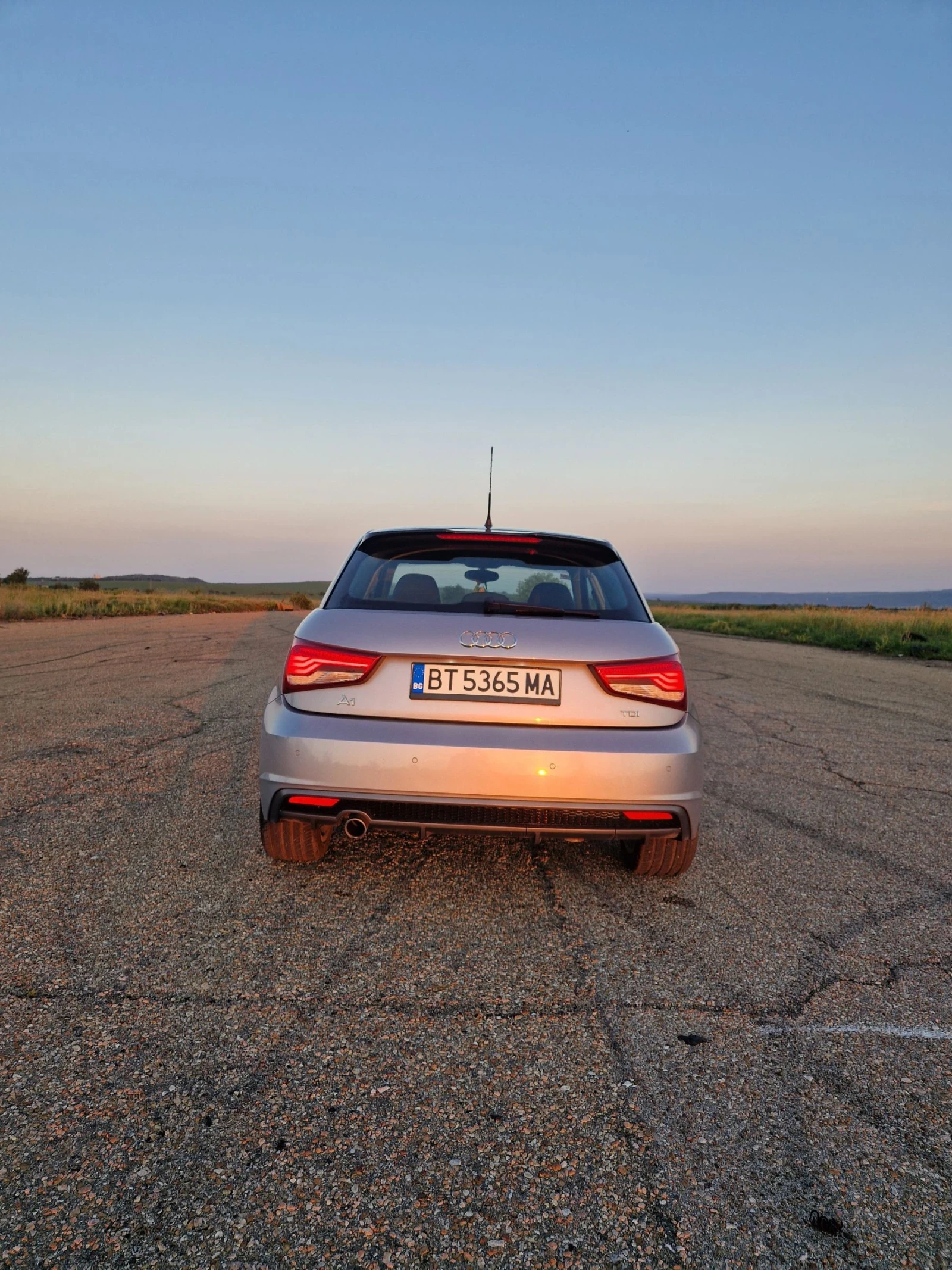 Audi A1 1.6 TDI SLINE - изображение 4