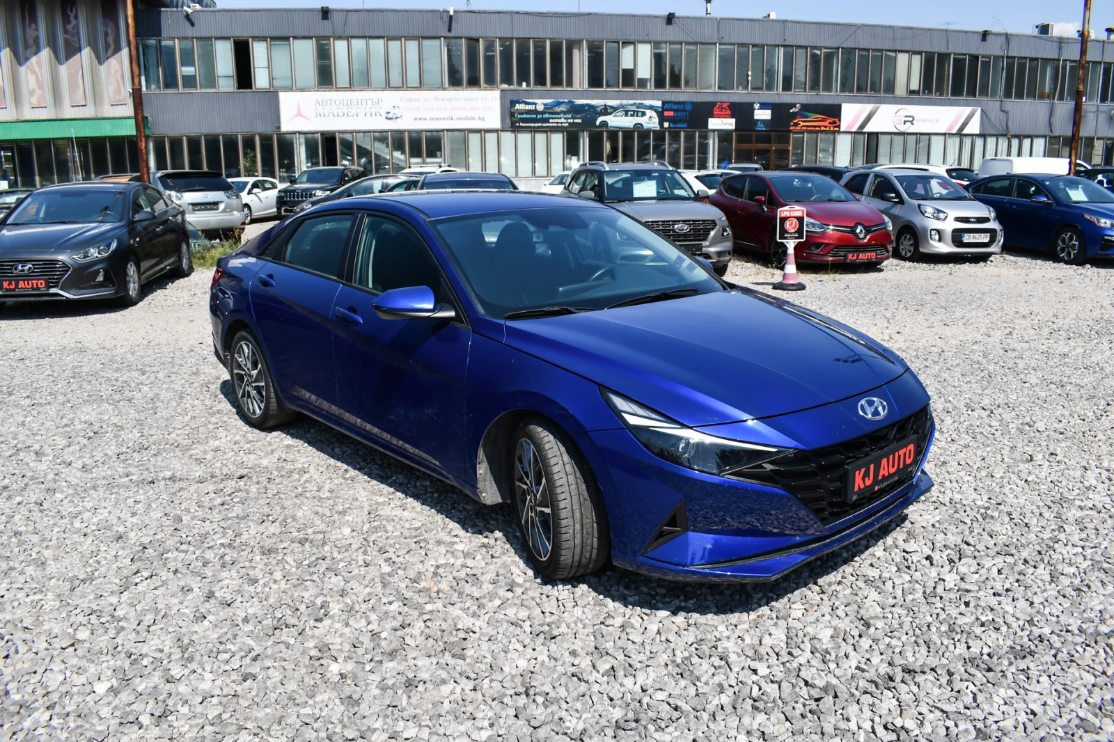 Hyundai Elantra 2.0 - изображение 2