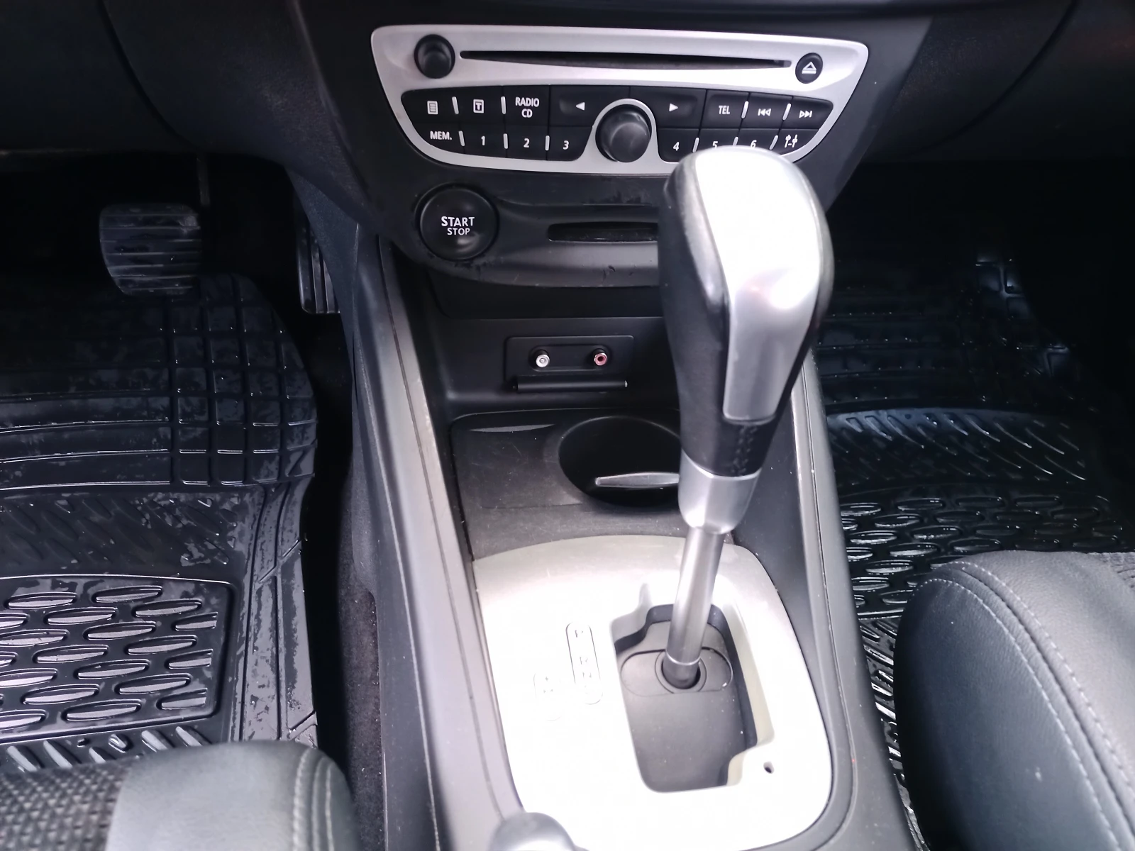Renault Megane 2.0 - изображение 8