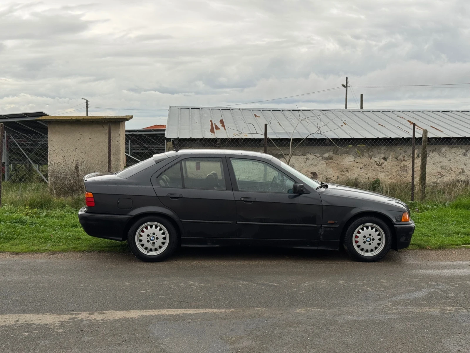 BMW 320 320i - изображение 3