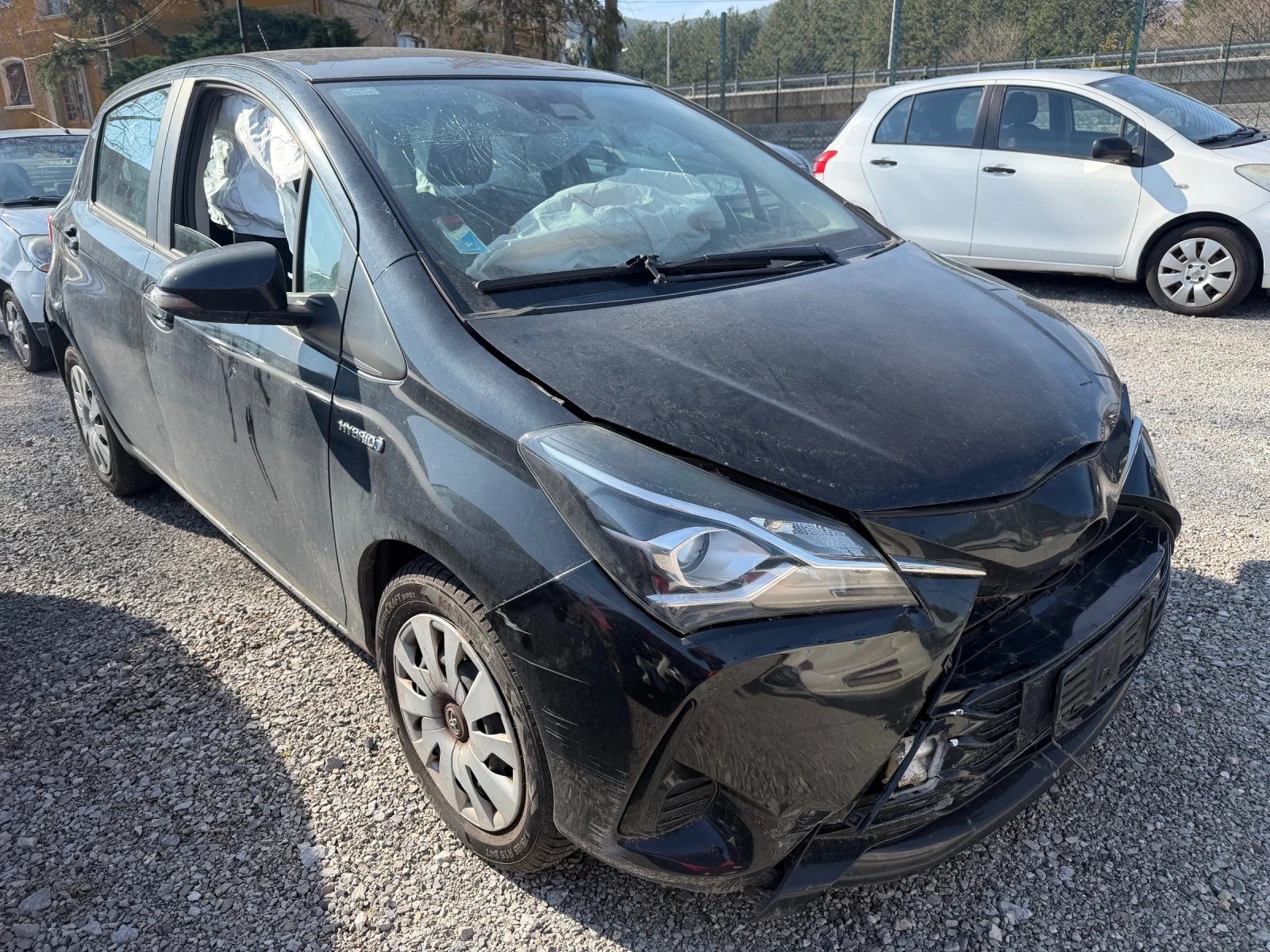 Toyota Yaris Yaris hybrid facelift - изображение 2