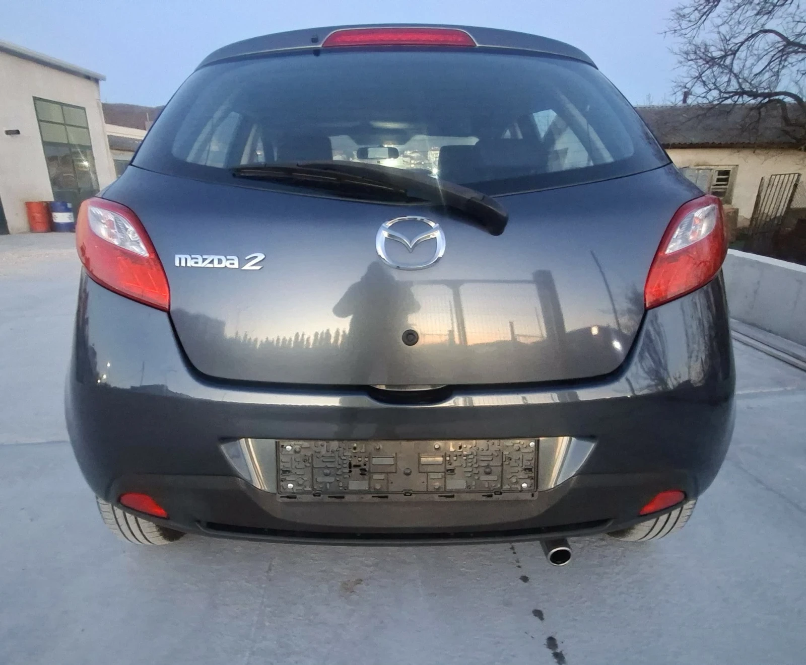 Mazda 2 1.3i, снимка 7 - Автомобили и джипове - 53842859