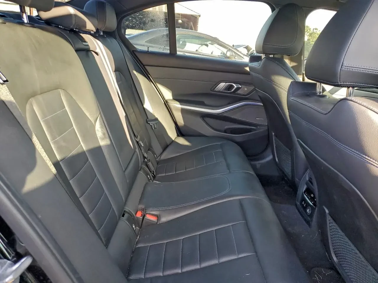 BMW 330 I, снимка 9 - Автомобили и джипове - 54053219