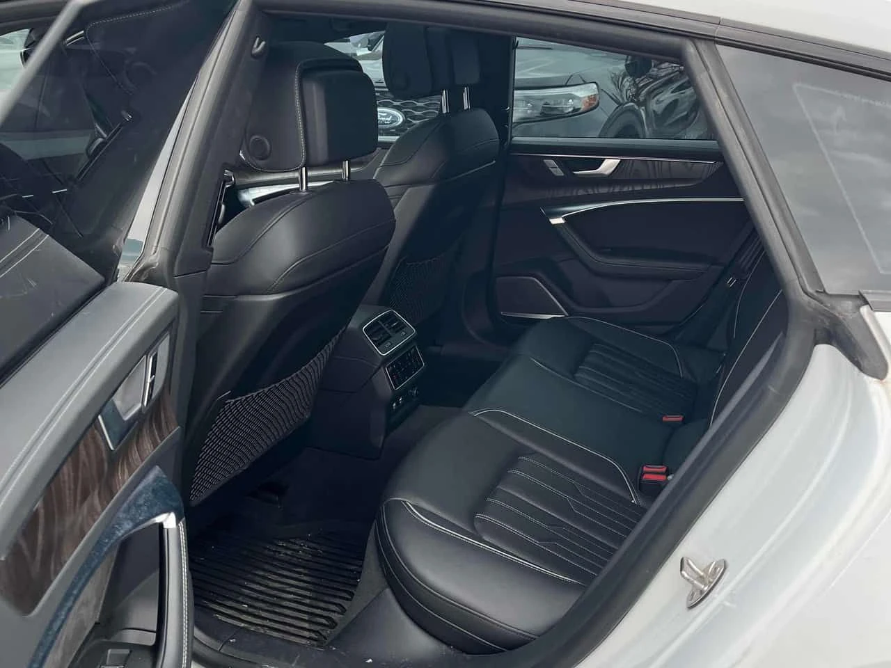 Audi A7 Technik/ПАНОРАМА/ДИСТРОНИК/360/MATRIX/ОБДУХВАНЕ, снимка 10 - Автомобили и джипове - 54393507