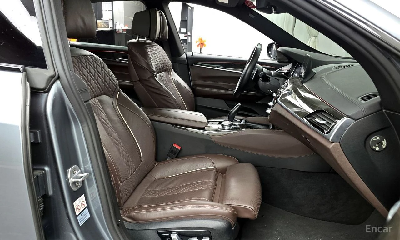 BMW 6 GT 640i XDRIVE* M SPORT* ОБДУХВ* HEAD UP* 360* PANO* , снимка 9 - Автомобили и джипове - 54635767