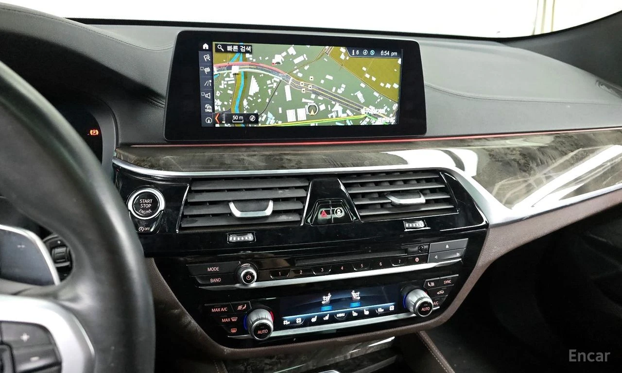 BMW 6 GT 640i XDRIVE* M SPORT* ОБДУХВ* HEAD UP* 360* PANO* , снимка 12 - Автомобили и джипове - 54635767