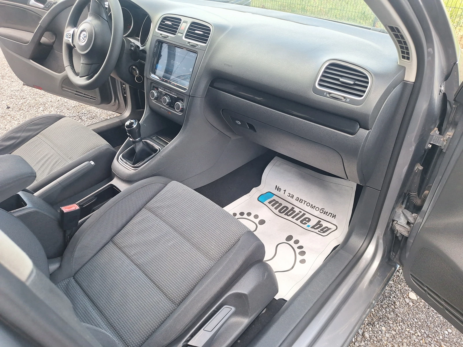 VW Golf 1.6tdi, снимка 9 - Автомобили и джипове - 54915697