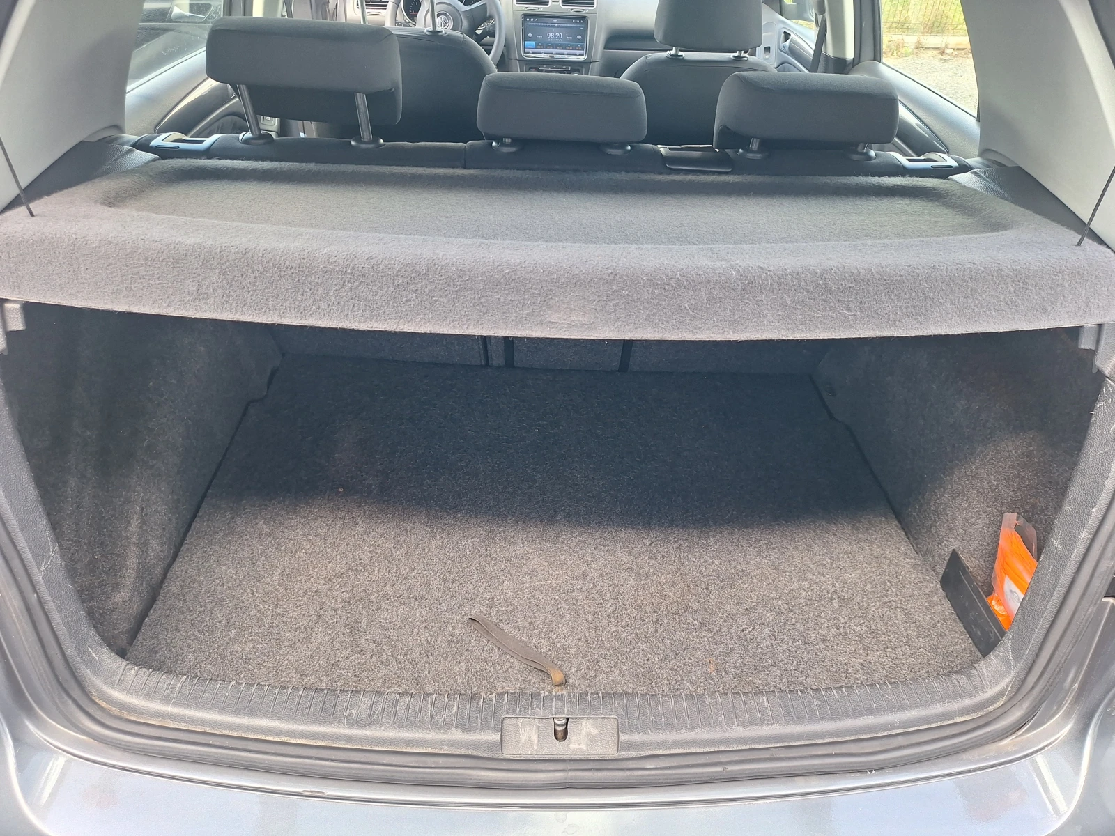 VW Golf 1.6tdi, снимка 14 - Автомобили и джипове - 54915697
