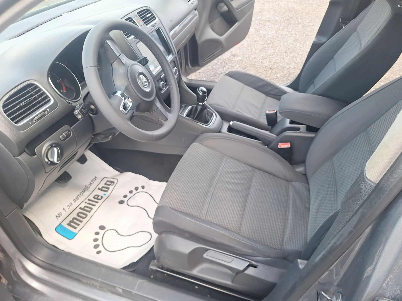 VW Golf 1.6tdi, снимка 8 - Автомобили и джипове - 54915697