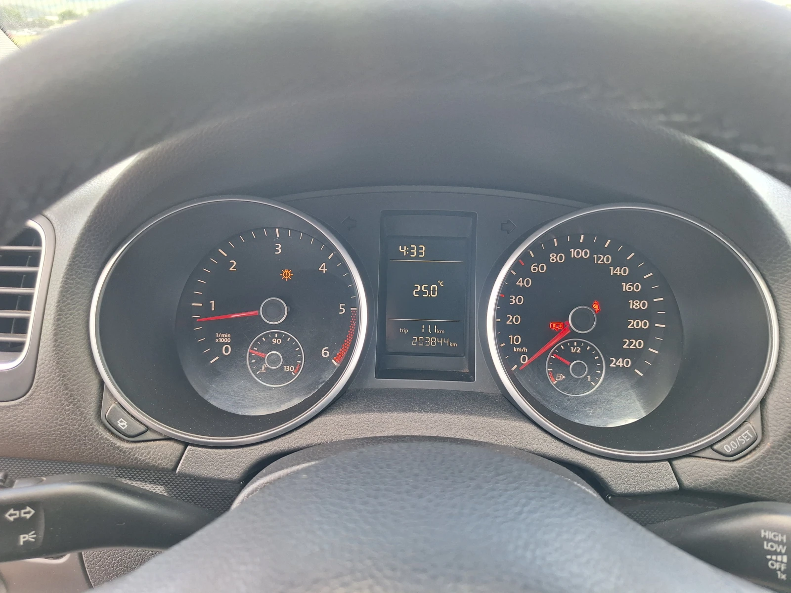 VW Golf 1.6tdi, снимка 11 - Автомобили и джипове - 54915697