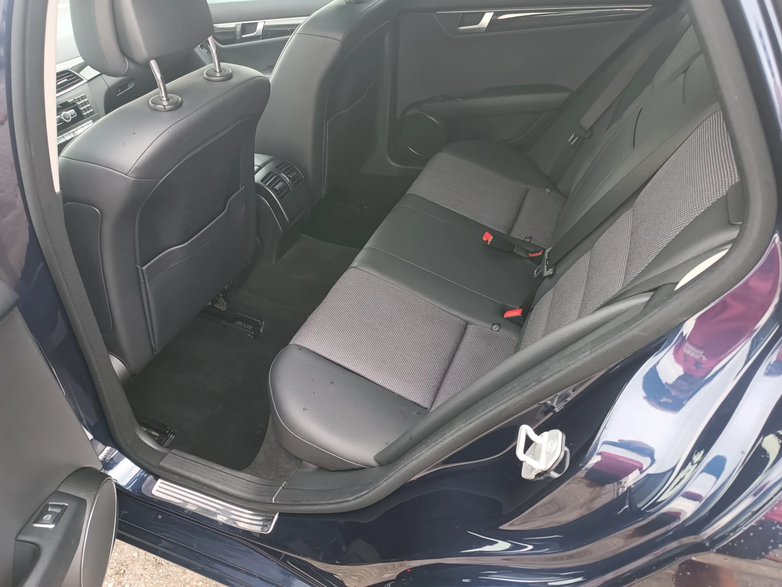 Mercedes-Benz C 250 4-MATIC !!! 204к.с. !!! Нов внос ШВЕЙЦАРИЯ !!!!, снимка 8 - Автомобили и джипове - 54999635