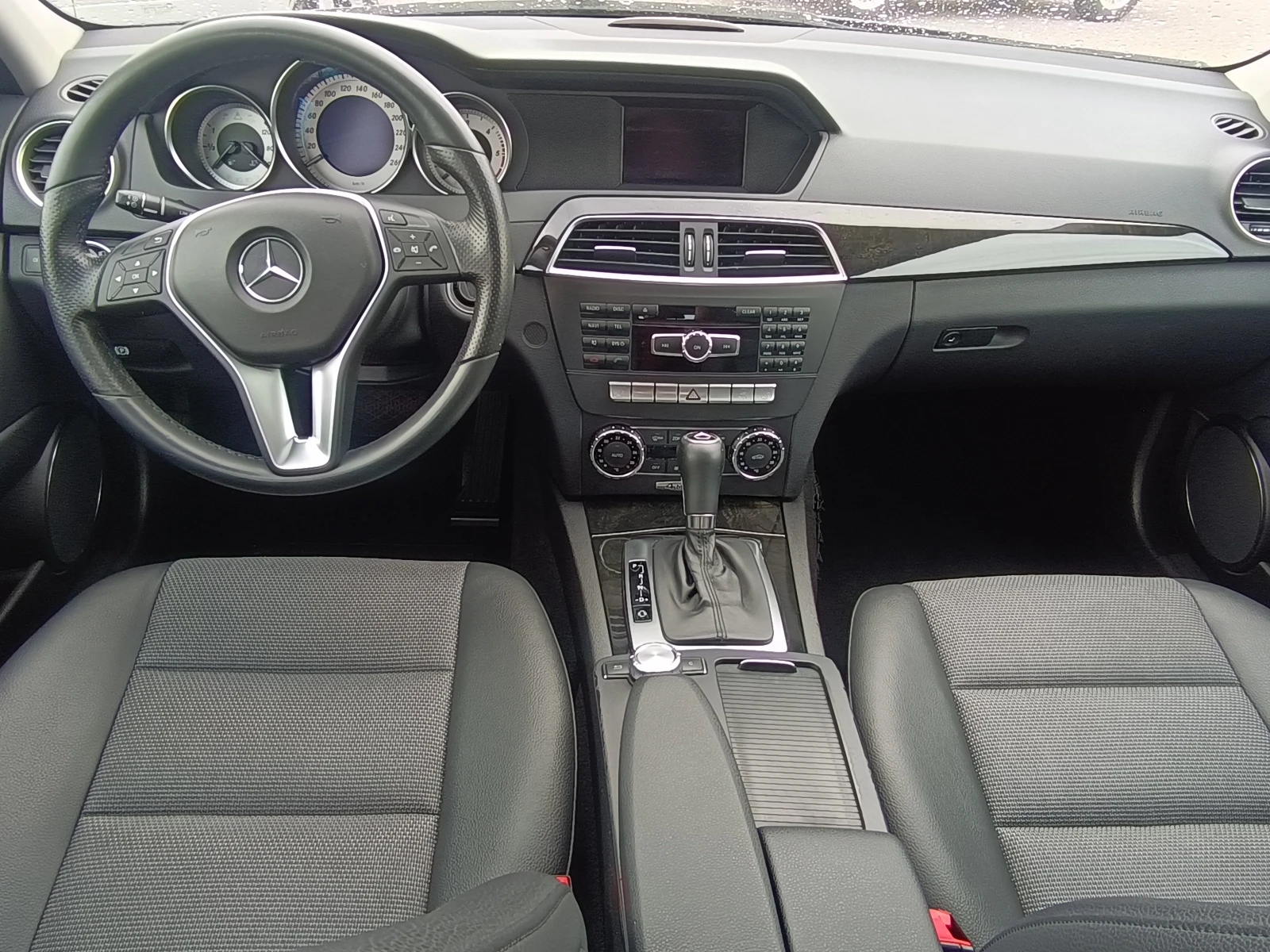 Mercedes-Benz C 250 4-MATIC !!! 204к.с. !!! Нов внос ШВЕЙЦАРИЯ !!!!, снимка 5 - Автомобили и джипове - 54999635