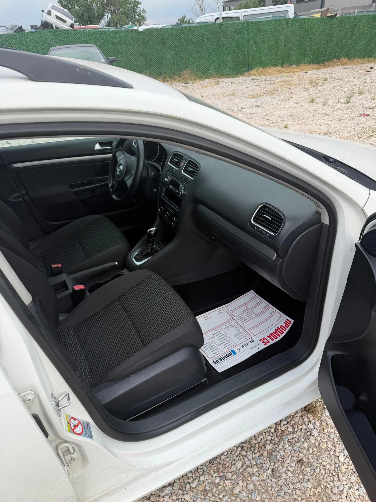 VW Golf 6 1.6tdi 105ps , снимка 6 - Автомобили и джипове - 55034301