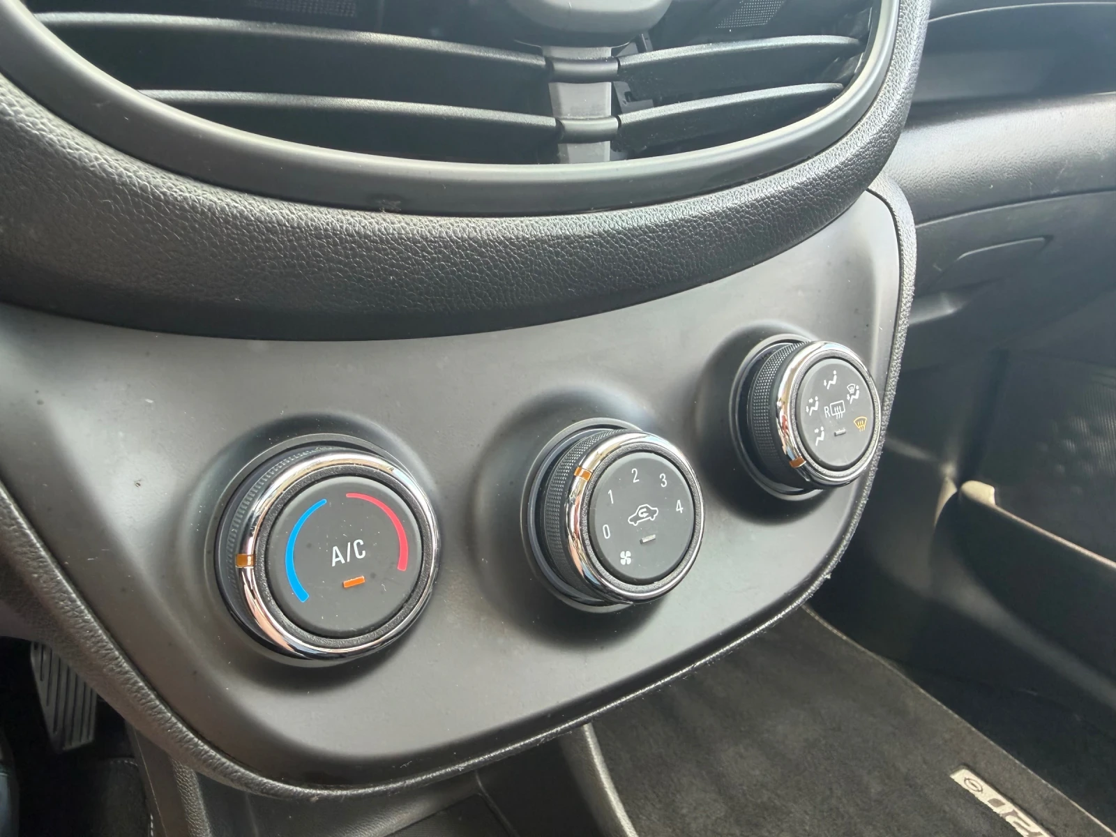 Opel Karl 1.0i* 39000км., снимка 14 - Автомобили и джипове - 55239340