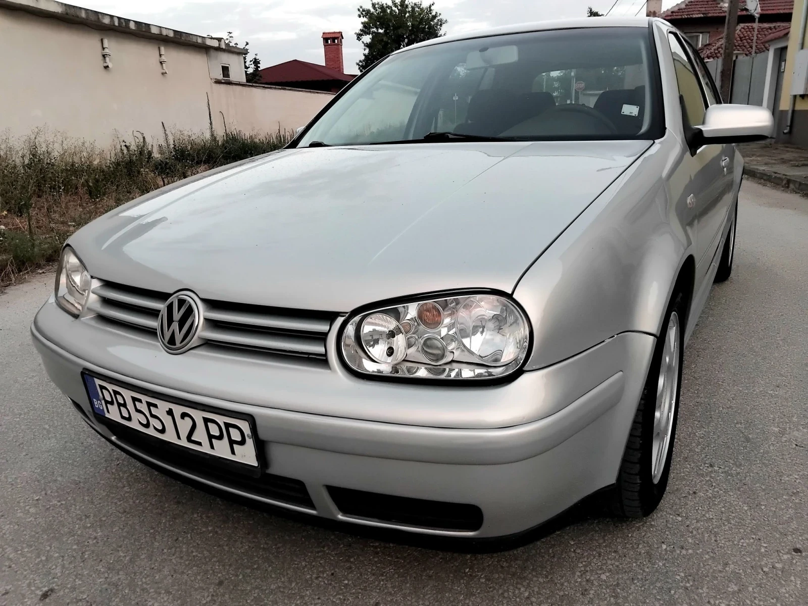 VW Golf 1.6iSR.101k + КЛИМА. БЕНЗИН , снимка 5 - Автомобили и джипове - 55671425