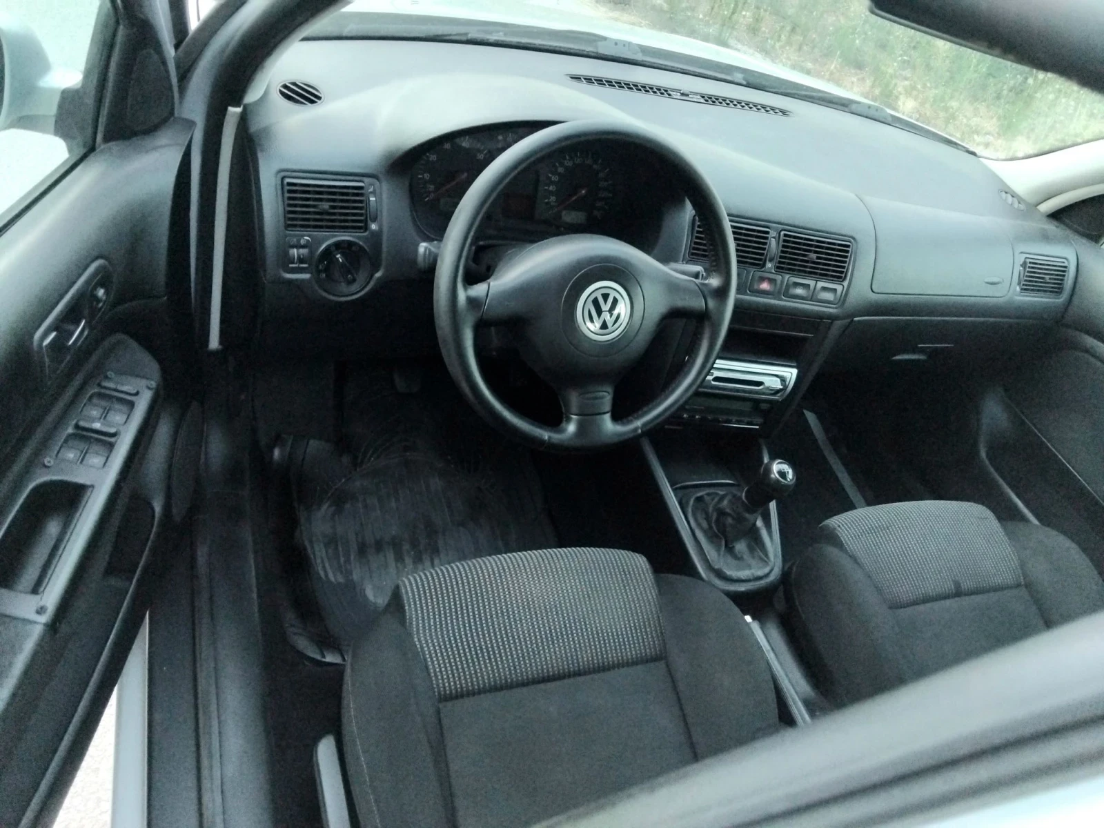 VW Golf 1.6iSR.101k + КЛИМА. БЕНЗИН , снимка 15 - Автомобили и джипове - 55671425