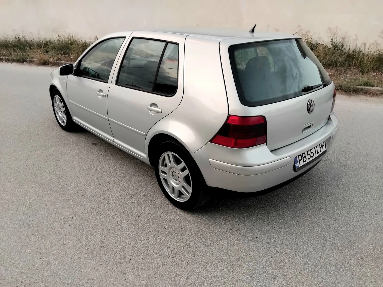 VW Golf 1.6iSR.101k + КЛИМА. БЕНЗИН , снимка 9 - Автомобили и джипове - 55671425
