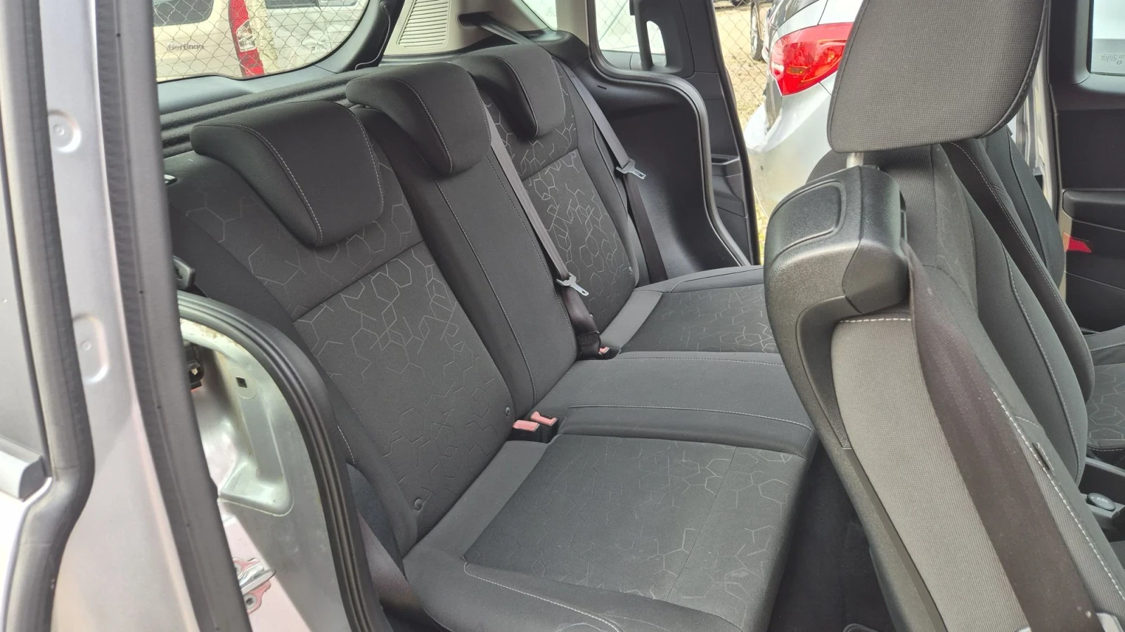Ford B-Max 1.5 d, снимка 13 - Автомобили и джипове - 55735342
