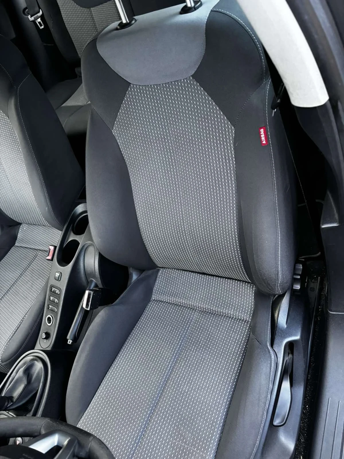 Seat Leon 1.6 105ps, снимка 5 - Автомобили и джипове - 56184204