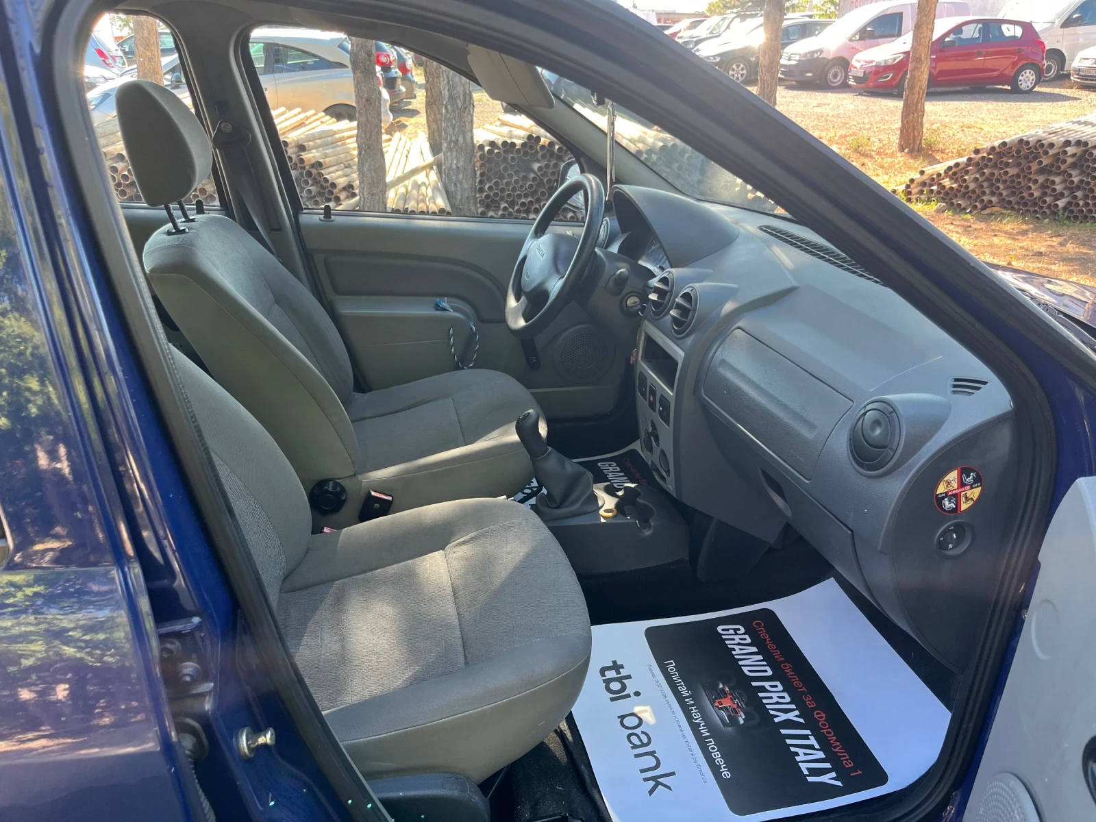 Dacia Logan 1.4i, снимка 4 - Автомобили и джипове - 56207535