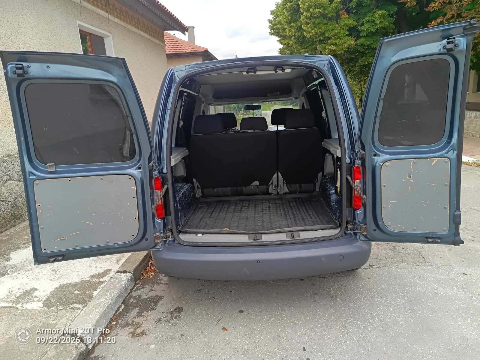 VW Caddy пътническо, снимка 9 - Автомобили и джипове - 56685040