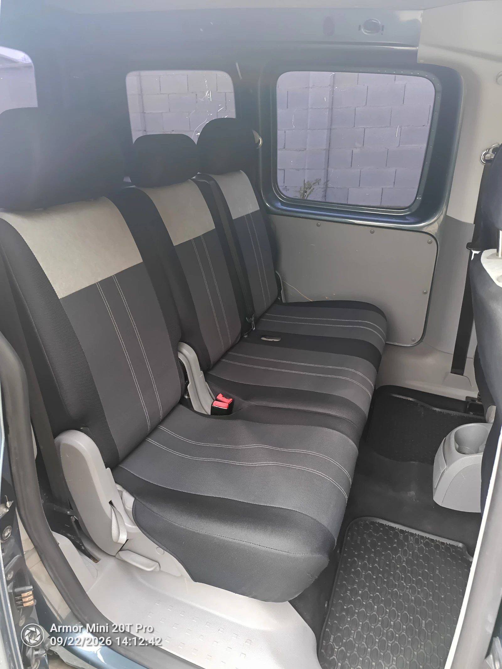 VW Caddy пътническо, снимка 8 - Автомобили и джипове - 56685040