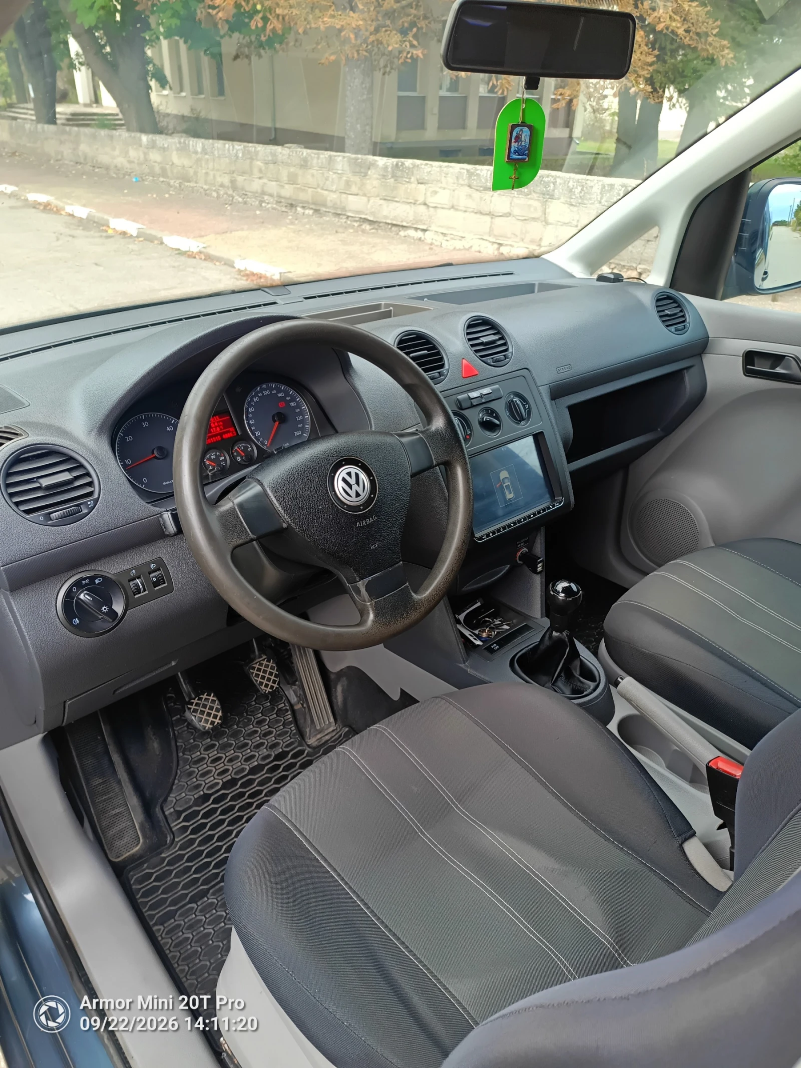 VW Caddy пътническо, снимка 5 - Автомобили и джипове - 56685040