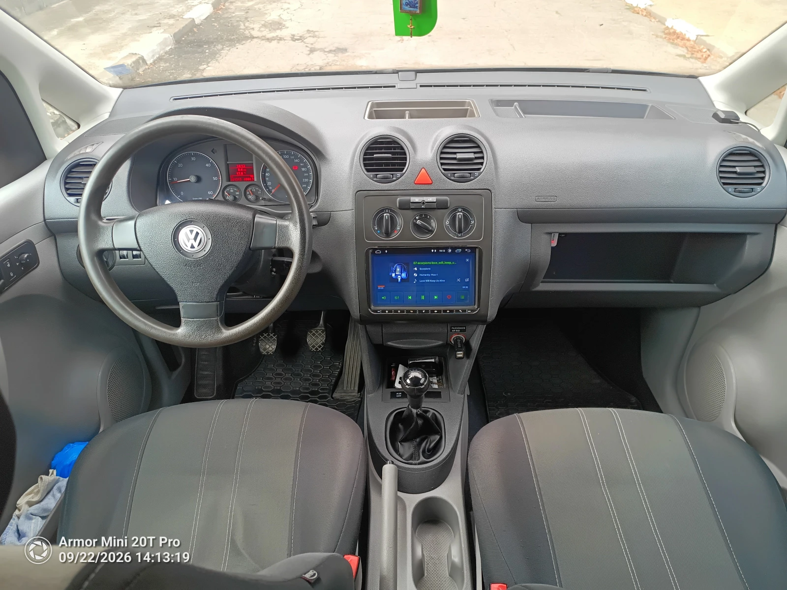 VW Caddy пътническо, снимка 6 - Автомобили и джипове - 56685040