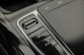 Mercedes-Benz EQC 400/AMG Line/MBUX/Dynamic Select/Thermatic/4Matic - 64900 лв. - 10002100 11
