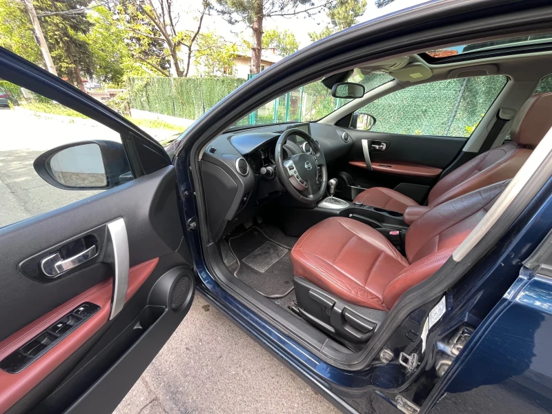 Nissan Qashqai 2.0DCI 4x4/Automatic/Panorama, снимка 9 - Автомобили и джипове - 48012616