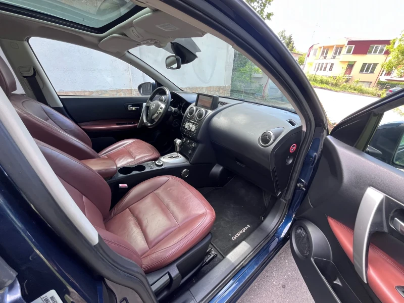 Nissan Qashqai 2.0DCI 4x4/Automatic/Panorama, снимка 13 - Автомобили и джипове - 48012616